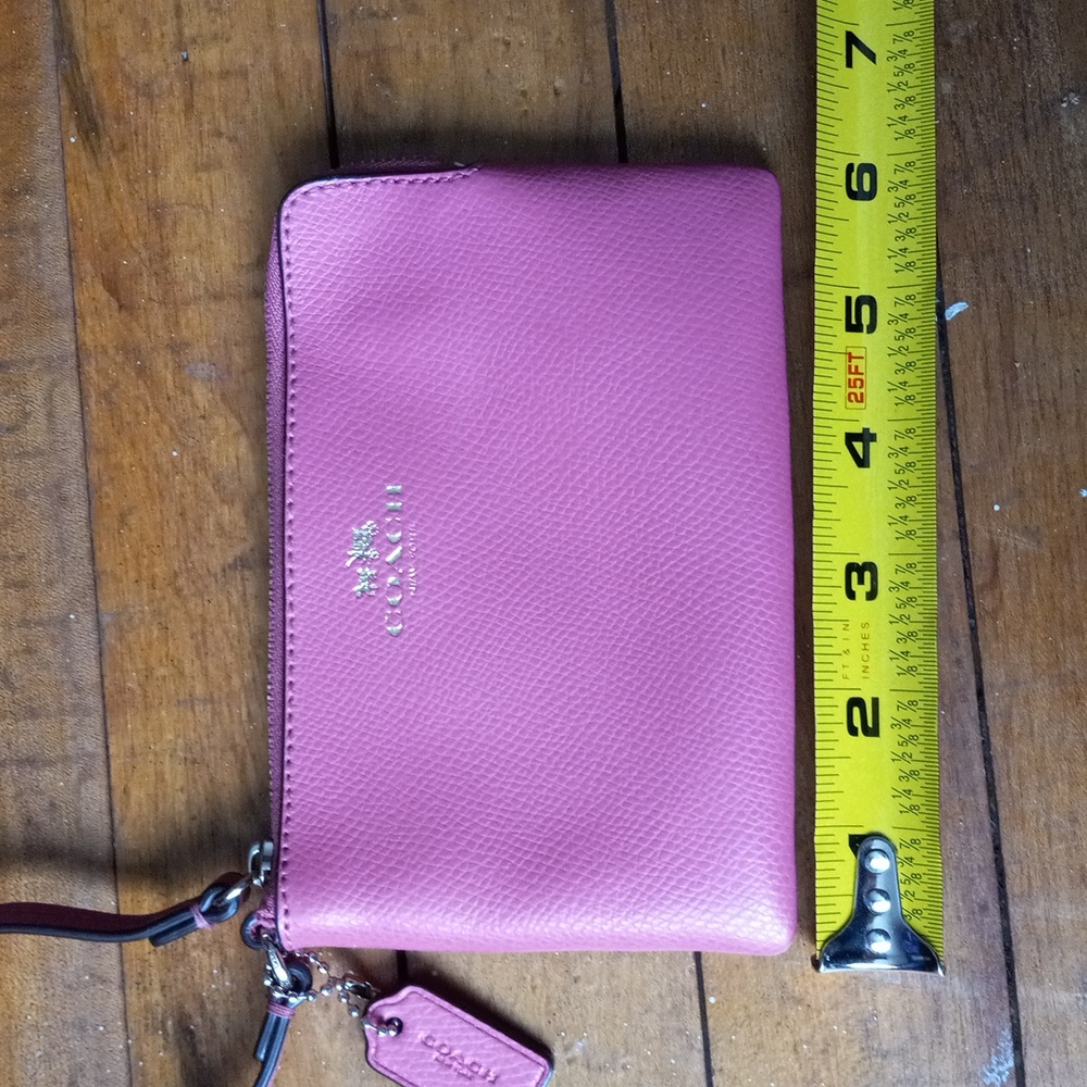 Coach Wristlet Pink - Picture 4 of 14